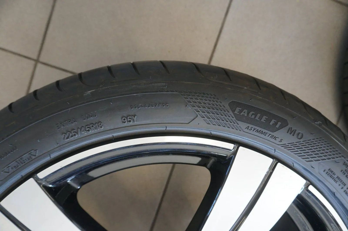 Original Mercedes C-Klasse W206 S206 Alufelgen Sommerreifen 225 45 245 40 R18 Detailansicht 5