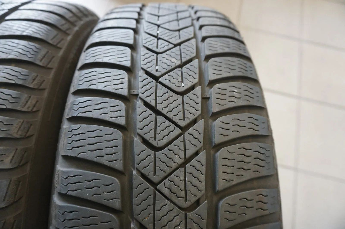 Original BMW X1 F48 X2 F39 17 Zoll Alufelgen Winterräder Winterreifen 205 60 R17 Detailansicht 9