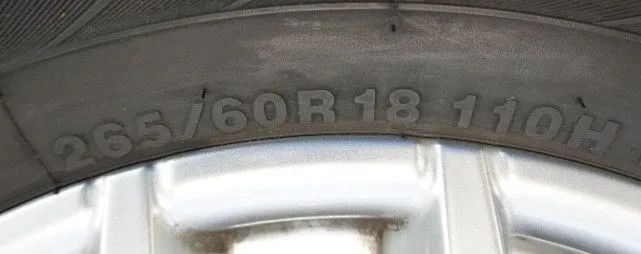 Jantes alu d'origine Mercedes Classe G W463 Pneus d'été 265 60 R18
