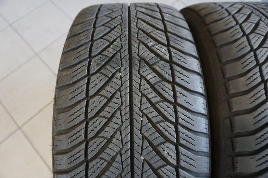 Jantes alliage d'origine BMW Série 5 G30 G31 Roues hiver Pneus hiver 245 45 R18 pouces 7mm