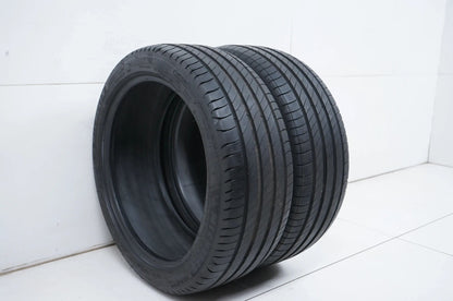 2 x Pneus été Michelin 205 45 17 pouces DOT21 environ 6mm