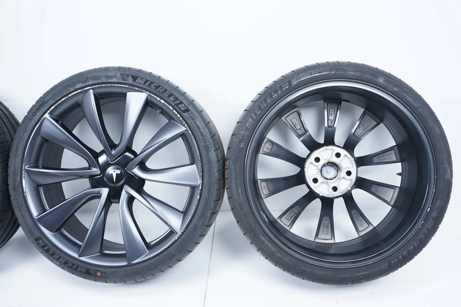 Tesla Model 3 summer tires, summer wheels 235/35/20 inch