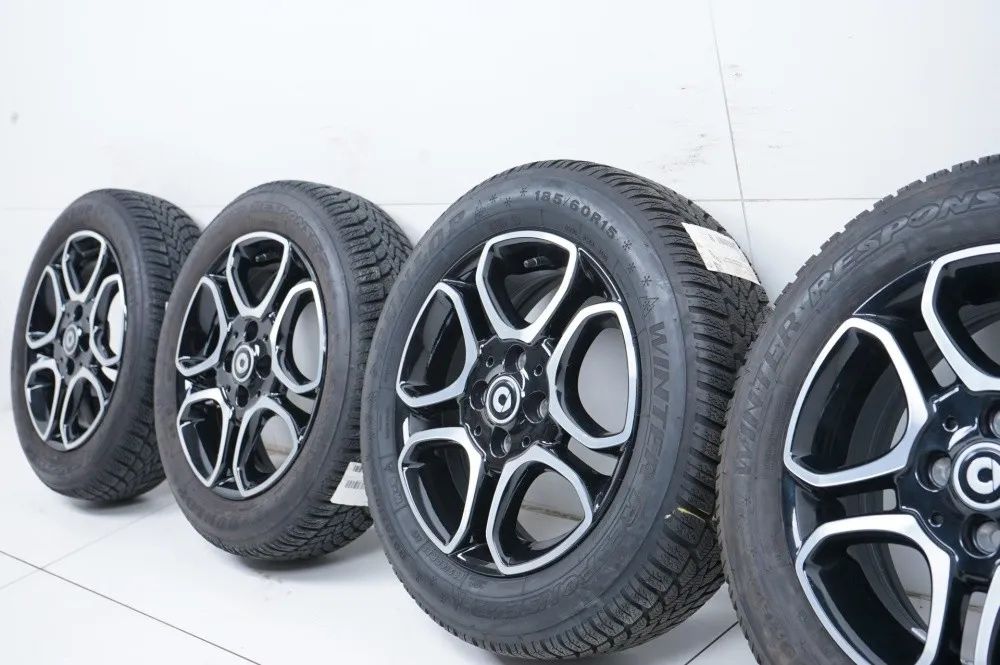 Smart W453 A453 Winterreifen Winterräder Alufelgen 15 Zoll Detailansicht 12