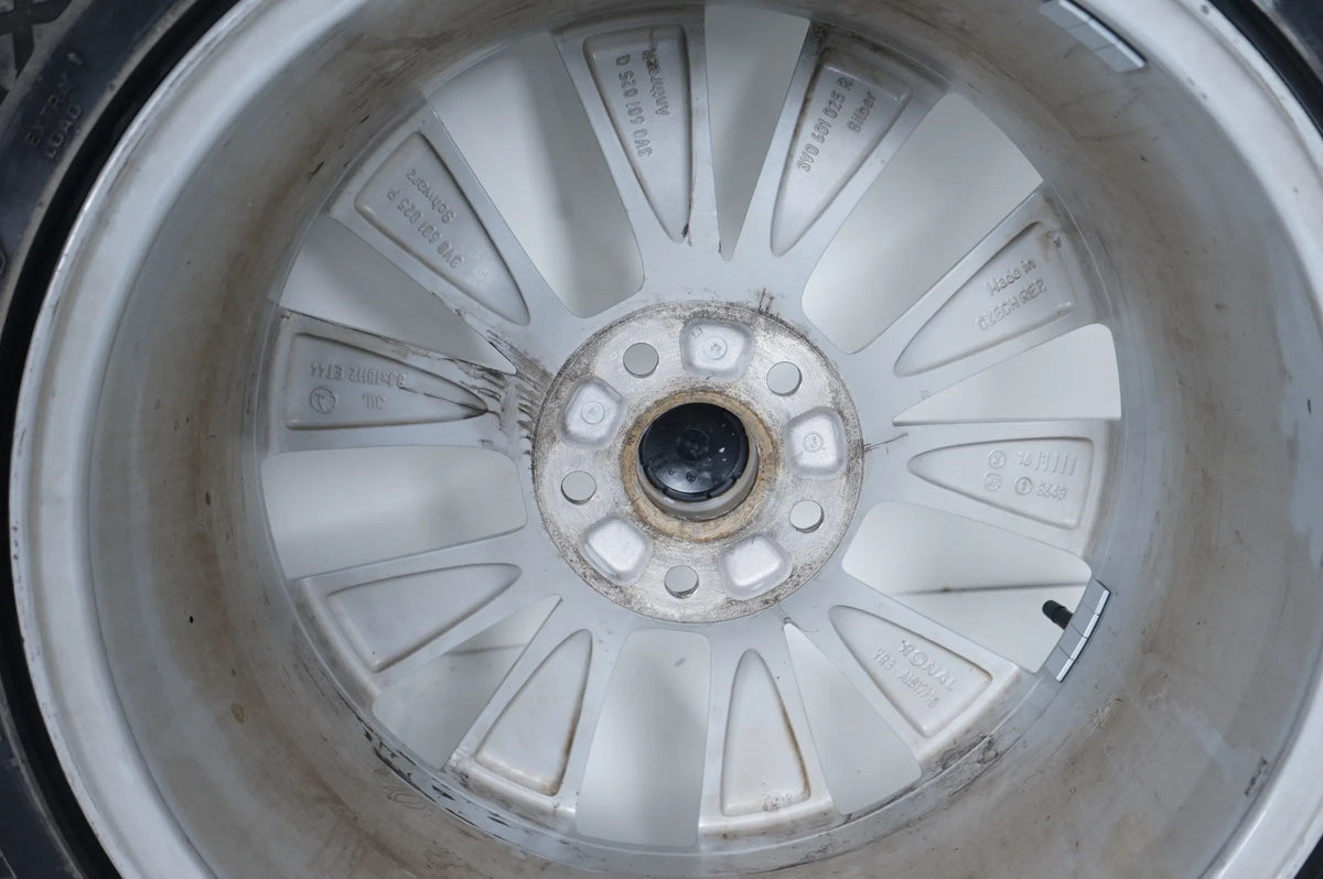 Skoda Superb 3 3V Roues d'hiver Pneus d'hiver 245 45 18 pouces 8mm Vue détaillée 12