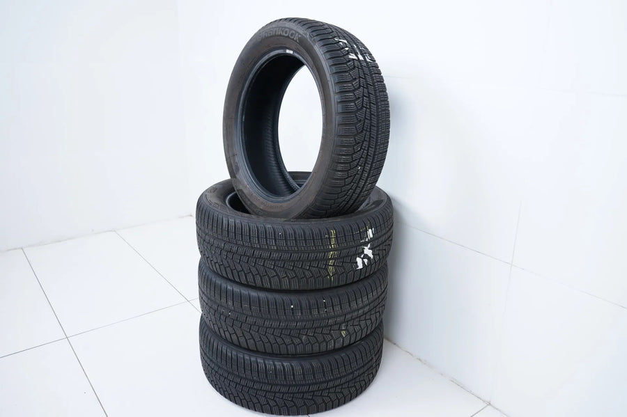 4 x Winterreifen 205 55 17 Zoll Hankook  DOT20 ca.5-6 mm MO