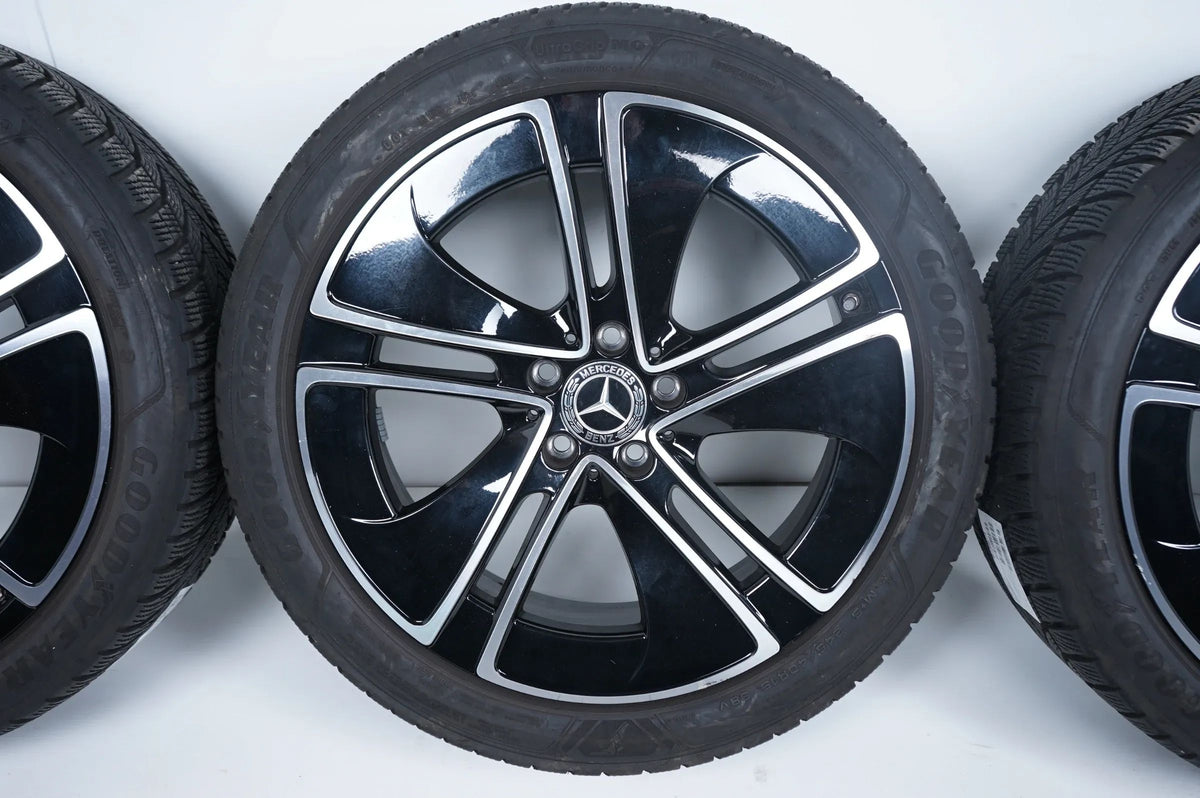 Pneus/jantes hiver 245/40/19 pouces pour Mercedes Classe CLE W236 Detailansicht 4