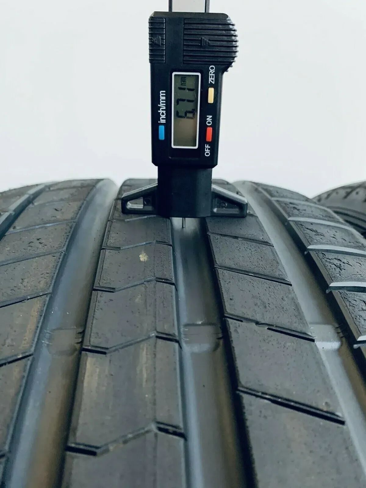 2 X 255 55 R19 111H Falken Azenis FK510A SUV AO Summer Tires 6.5mm 2019 Detail view 4