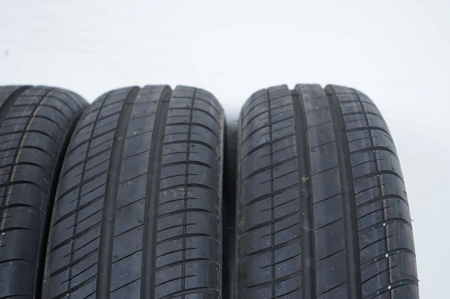 4x pneus d'été Goodyear Compact 165 65 15 pouces DOT22 env. 7 mm