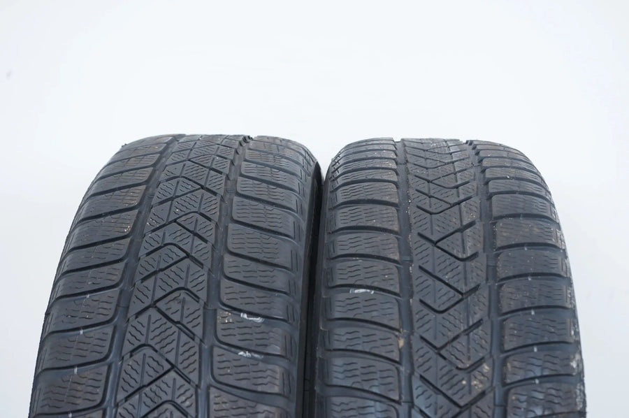 2 x Pneus d'hiver Pirelli 225 55 17 pouces DOT23 Bmw* env. 5mm
