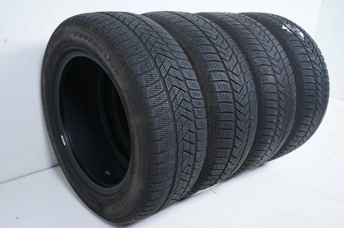 4 x winter tires Pirelli 235 60 18 inch DOT20 approx. 4-6mm MO
