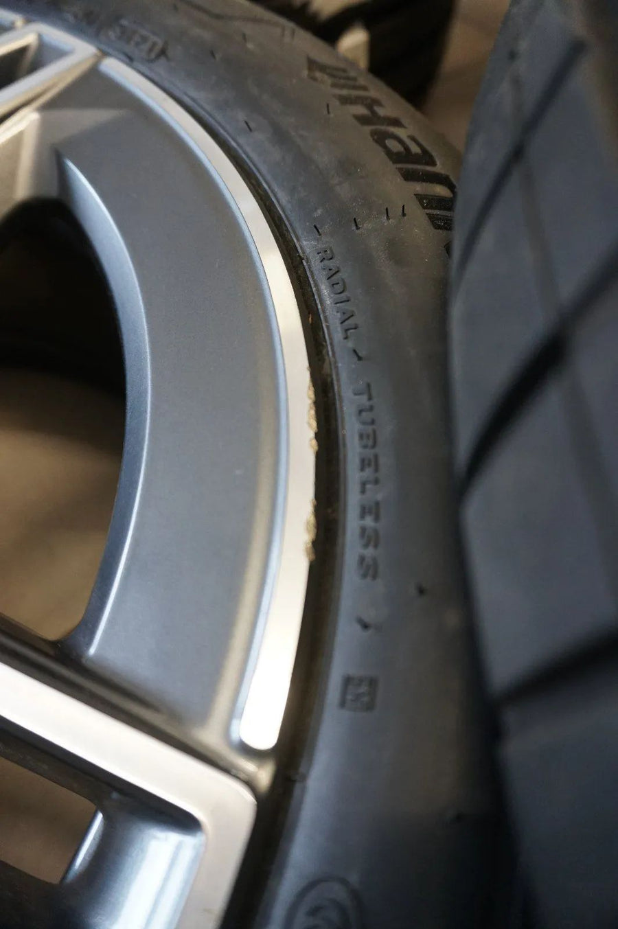 Jantes alliage d'origine Mercedes Classe S W223 V223 AMG pneus été 255 45 R19 7mm