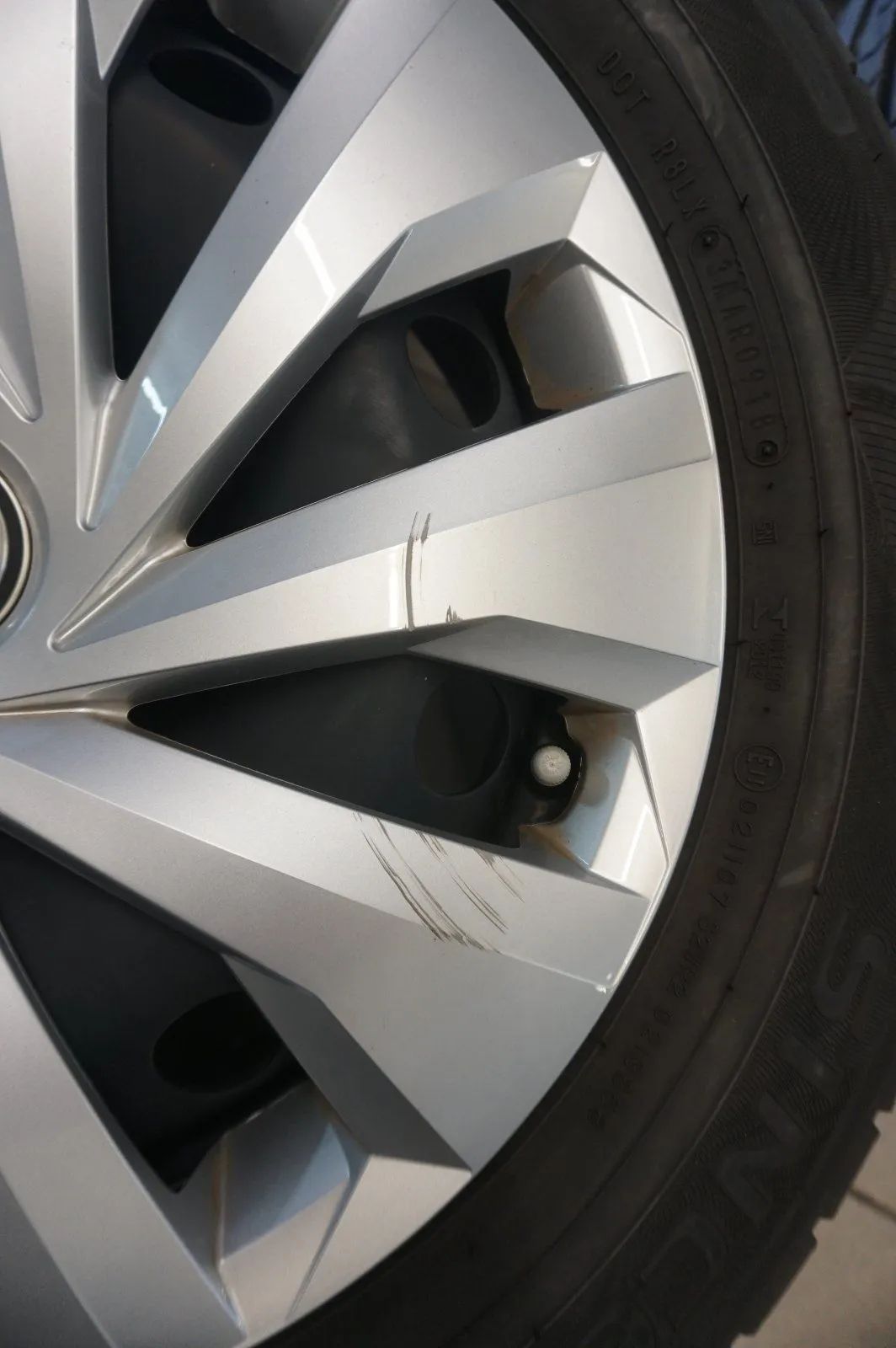 Originele VW Polo 6 VI 2G stalen velgen zomervelgen zomerwielen zomerbanden 185 65 R15 6mm Detailweergave 2