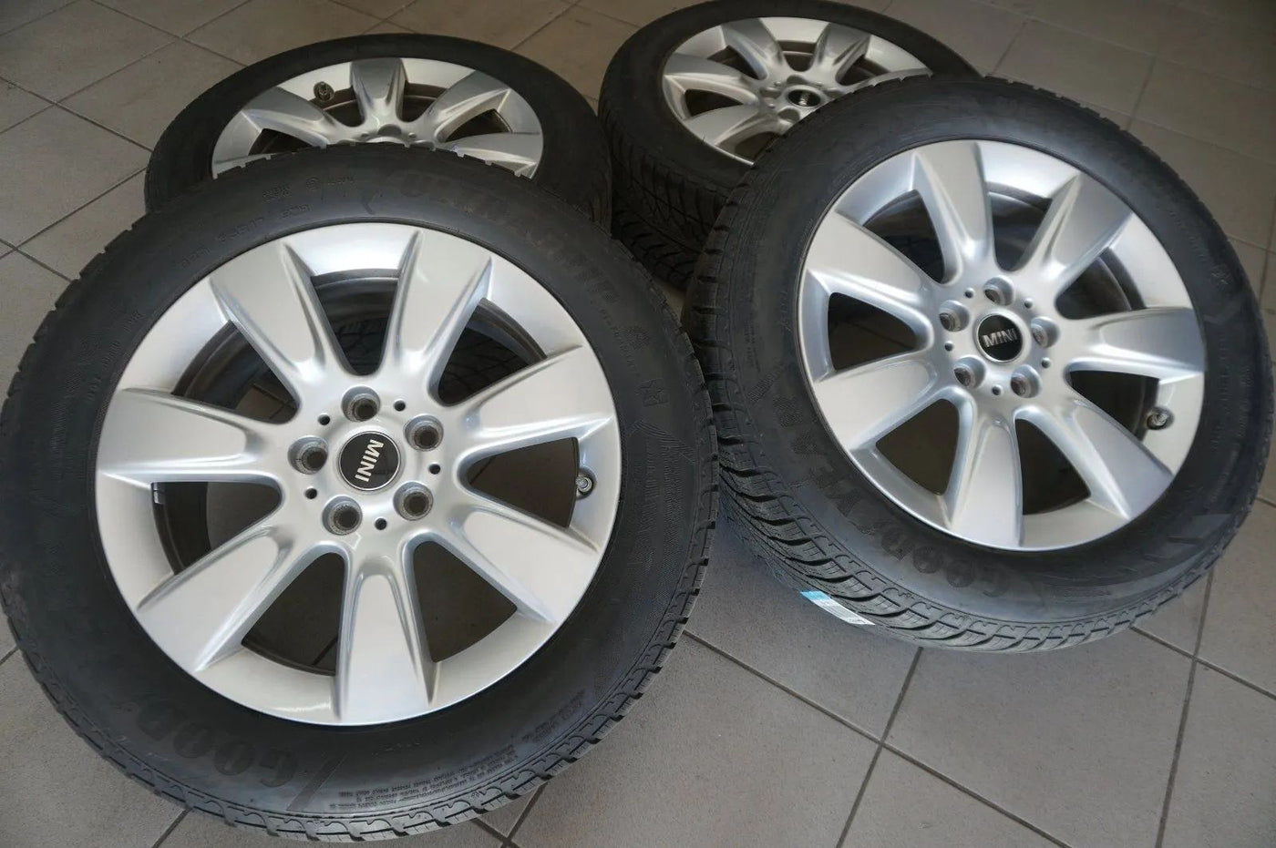 Original Mini Countryman F60 SE Alloy Wheels Winter Wheels Winter Tires 225 55 R17
