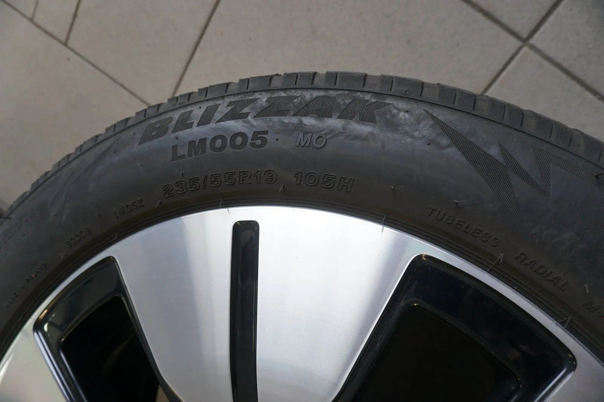 Original Mercedes EQC N293 Alloy Wheels Winter Tires Winter Wheels 235 55 R19 Detailansicht 3