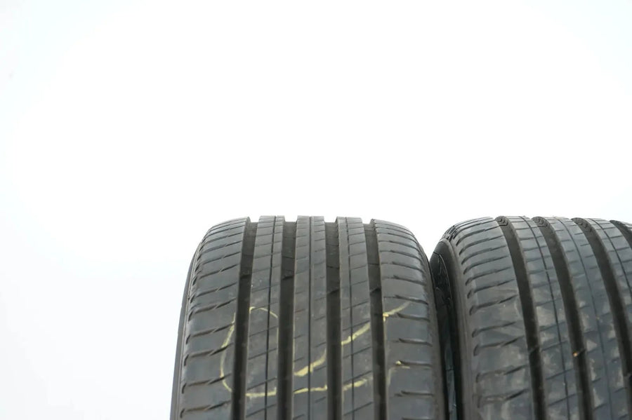 2 x pneus été Michelin 235 55 19 pouces DOT22 env.6mm AO