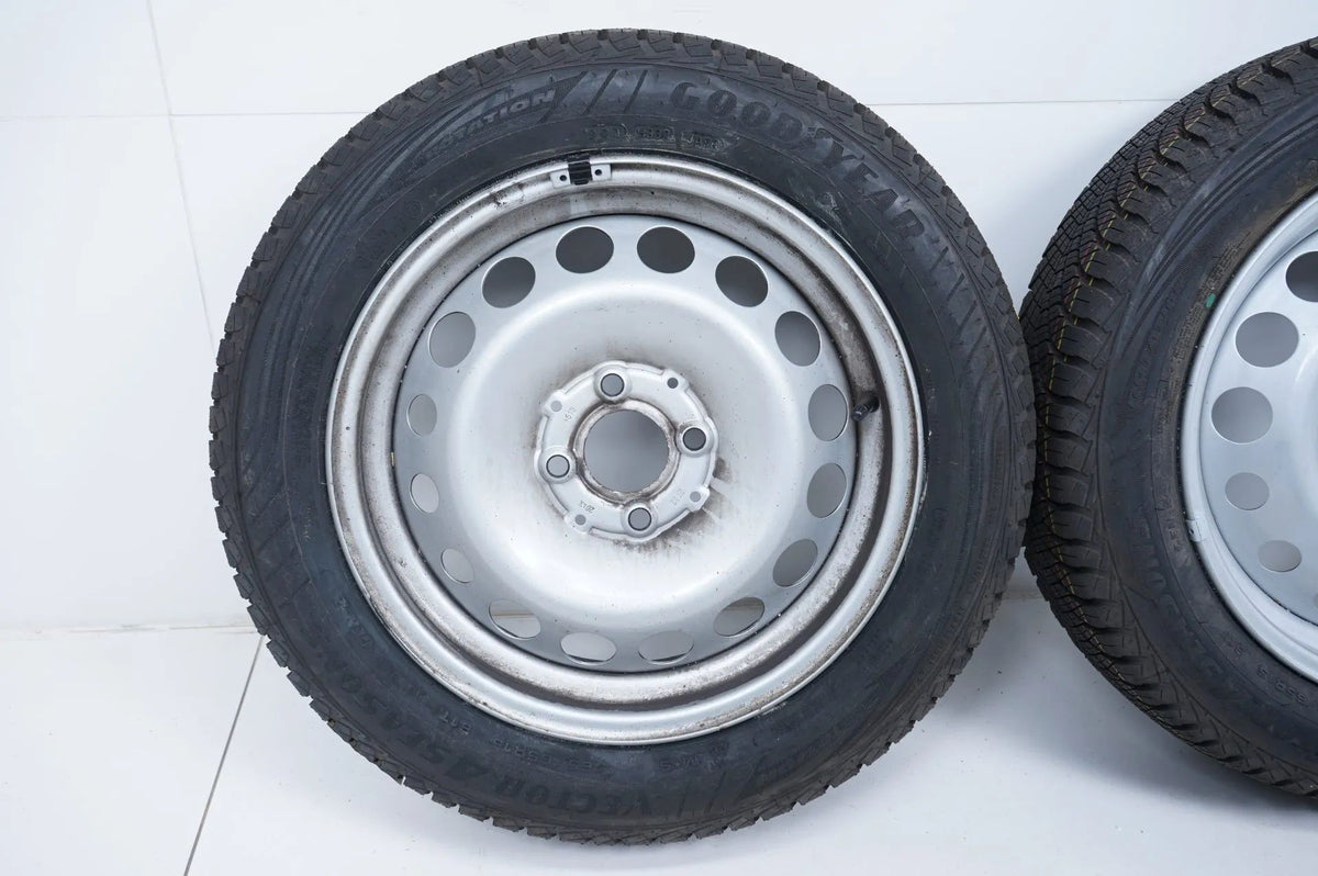 2 x Smart W453 Komplettrad Allwetterreifen 165 65 15 Zoll 7mm Detailansicht 3