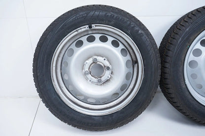 2 x Smart W453 Komplettrad Allwetterreifen 165 65 15 Zoll 7mm