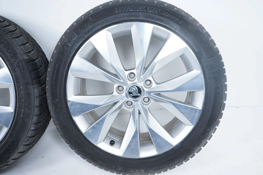 Skoda Superb 3 3V Roues d'hiver Pneus d'hiver 245 45 18 pouces 8mm