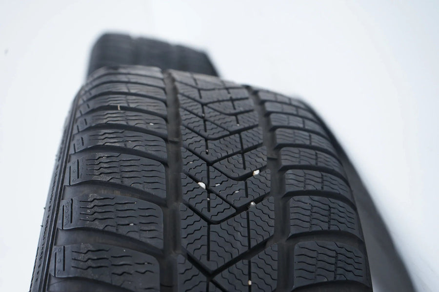 Mercedes třídy A B W177 B247 zimní kola zimní pneumatiky 18 palců