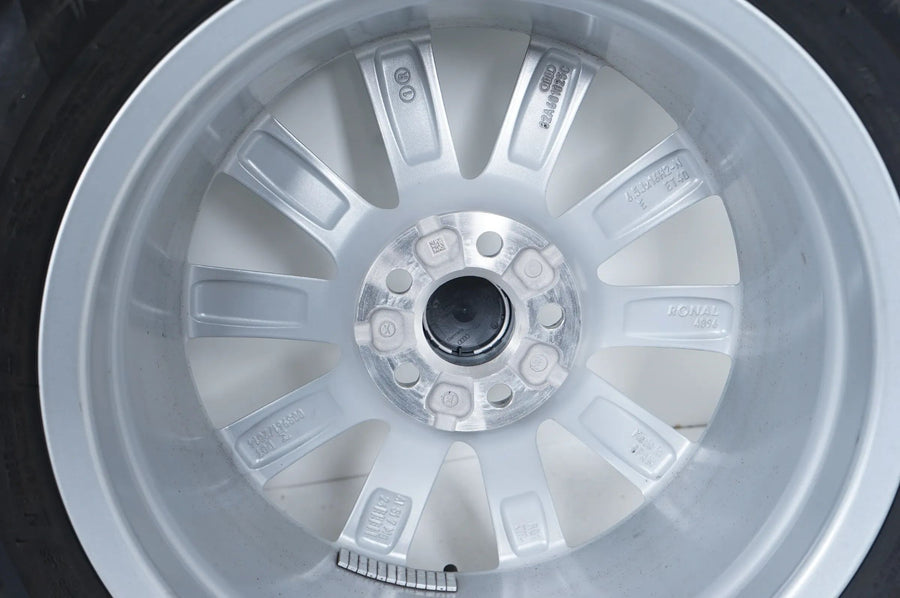 Wie Neu Audi A1 2 GB Winterräder Winterreifen 205 60 16 Zoll 8mm