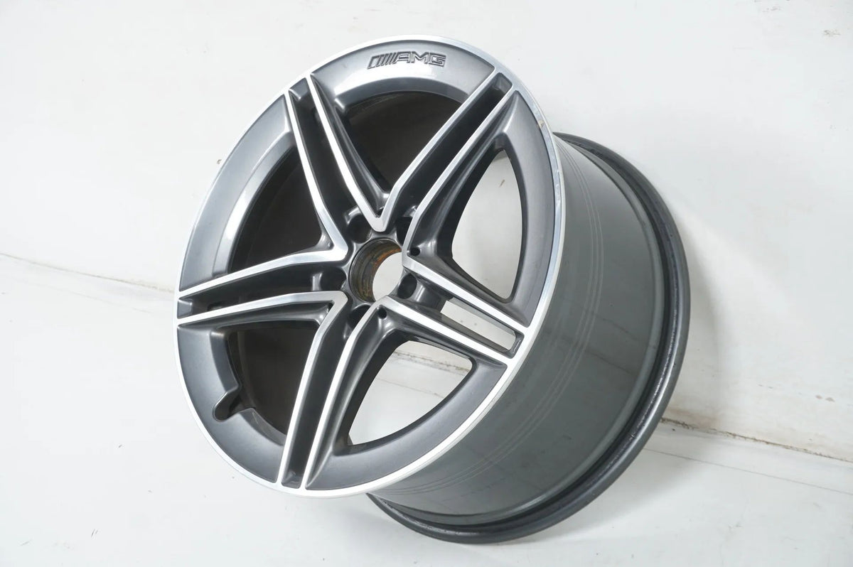 1 x Mercedes C63 S Coupé W205 litý disk 19 palců A2054012101 10,5J Detailní zobrazení 4