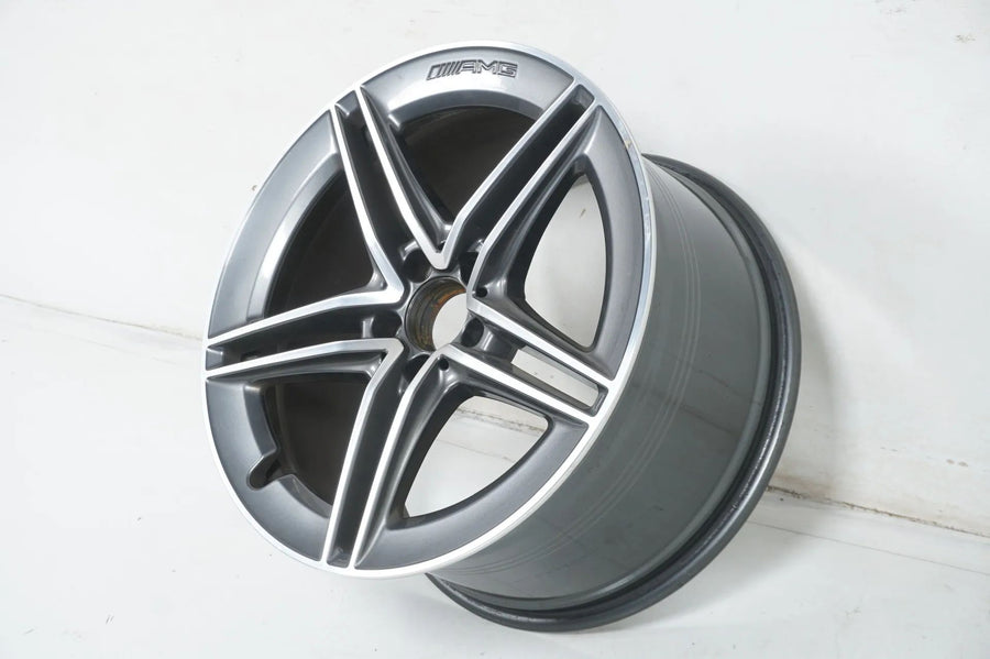 1 x Mercedes C63 S Coupé W205 litý disk 19 palců A2054012101 10,5J