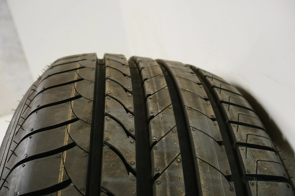 1 x Neu Demo Sommerreifen 235 55 18 Zoll Goodyear DOT17 Detailansicht 5