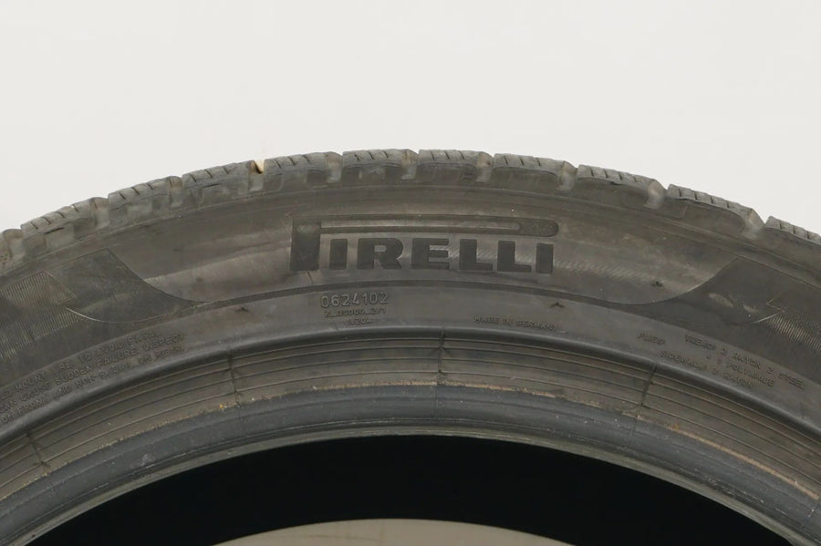 1 pneu hiver Pirelli 285/40/20 pouces, profondeur de sculpture d'environ 3,5 mm, DOT 13, BMW*