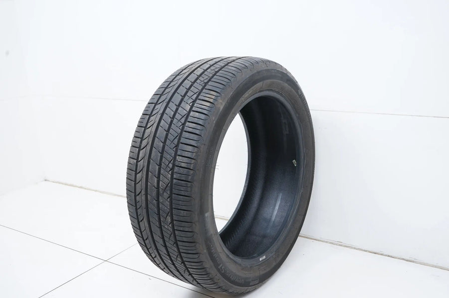 1x Hankook all-weather tire 255/45 R19 inch, approx. 7mm tread depth, DOT 21