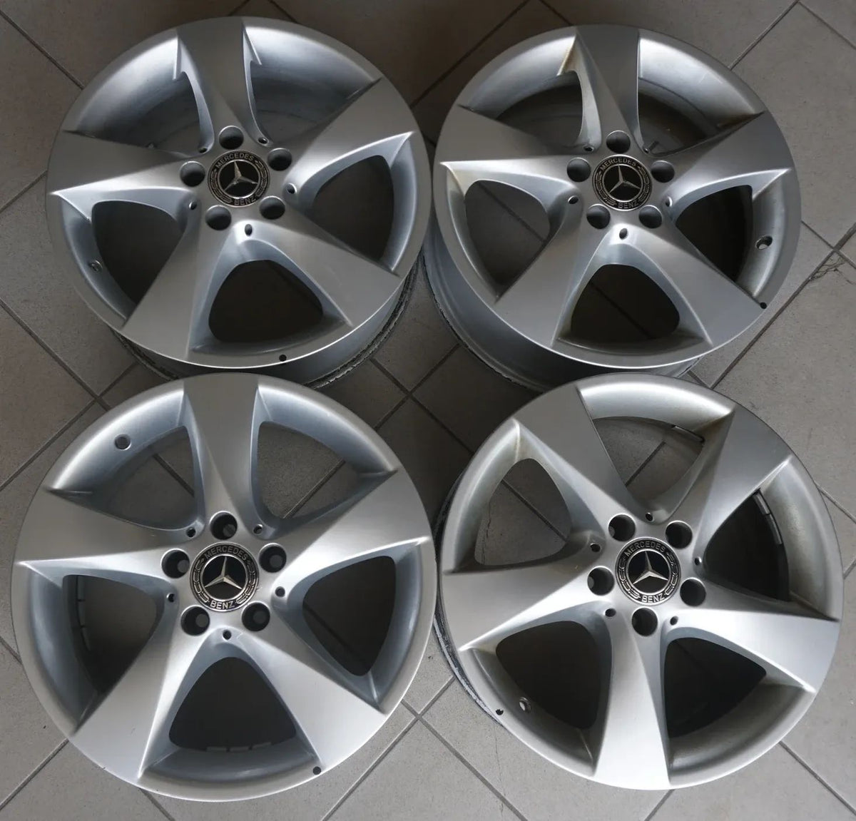 Original 17 Zoll Alufelgen Felgensatz Mercedes V-Klasse Vito W447 A4474012200 Detailansicht 2