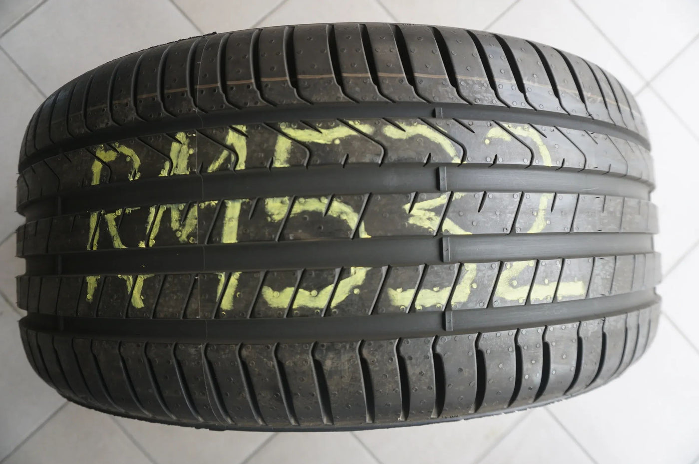 1 X 245 40 R18 97Y Pneu d'été Pirelli Cinturato P7 MO 2021 6,5mm