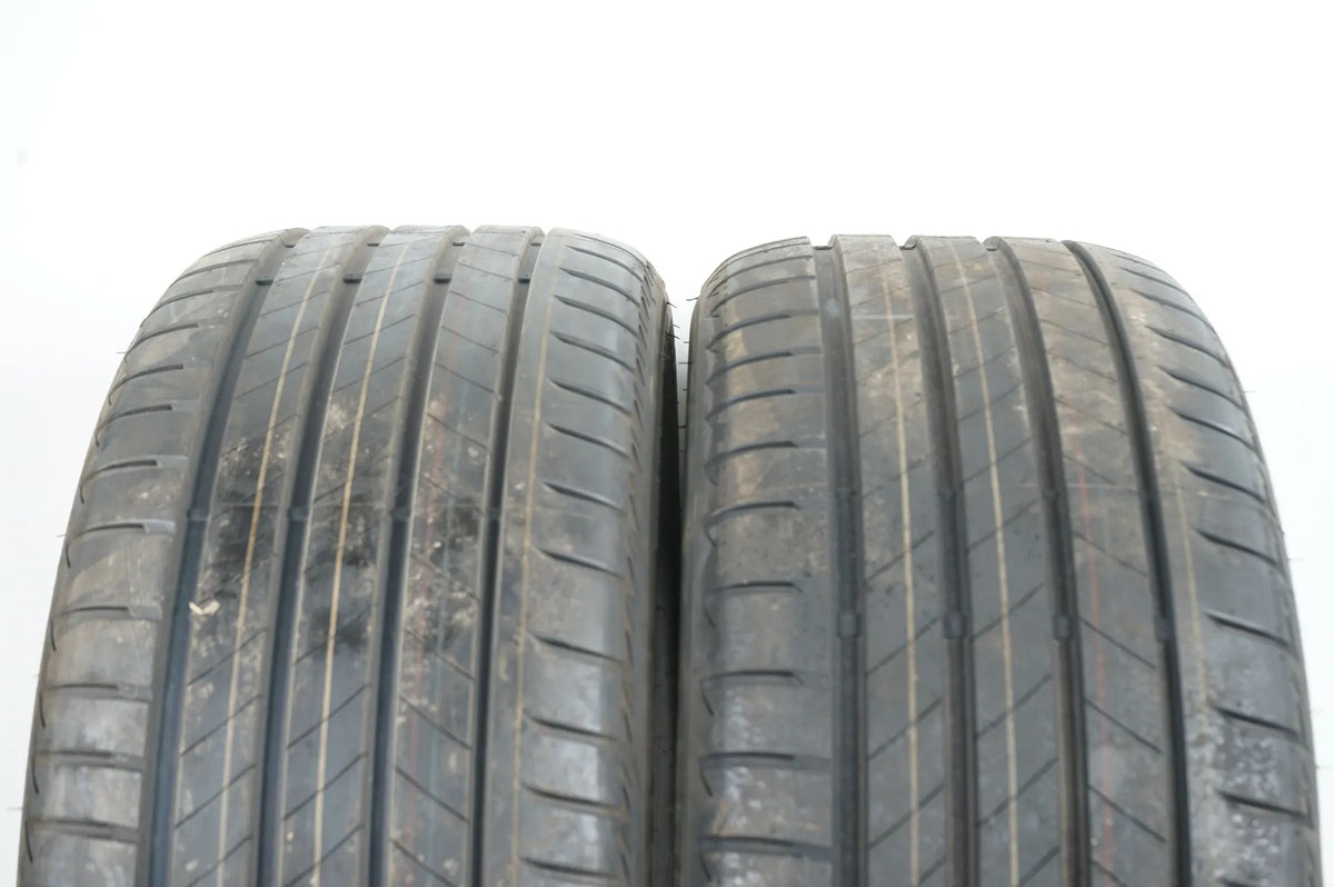 2 x pneus d'été de démonstration Bridgestone 255 45 19 pouces DOT22 MO Vue détaillée 4