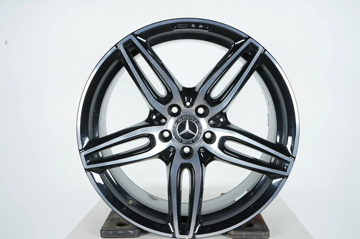 1x Jante alu Mercedes E43 E53 AMG W213 19 pouces A2134013800 8J ET20