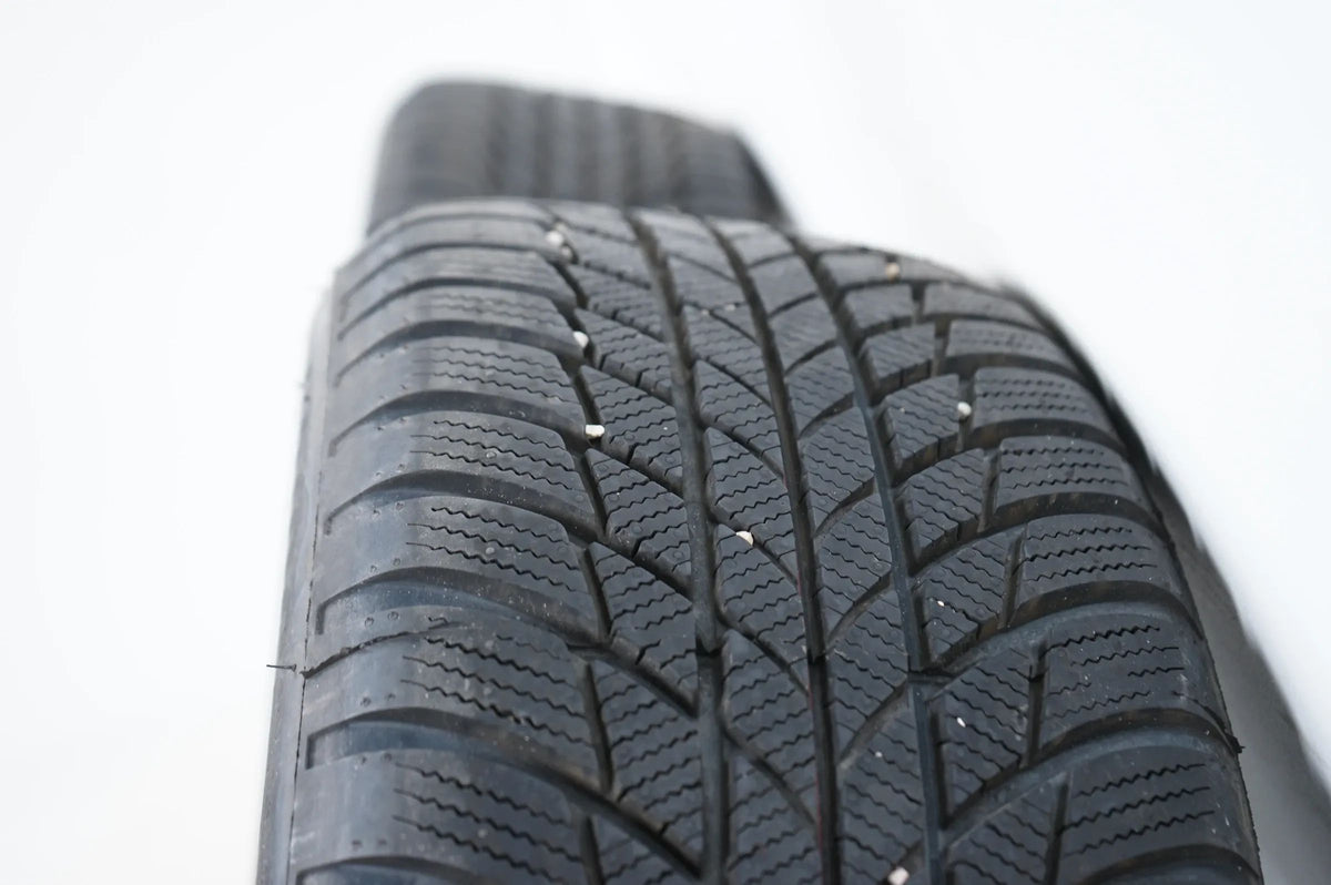 Wie Neu Audi Q2 81A Winterräder Winterreifen 215 55 17 Zoll 8mm 81A601025C Vue détaillée 10