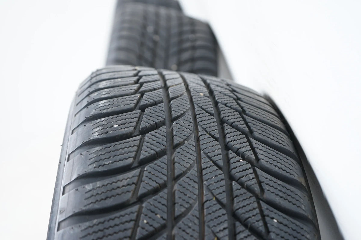 Wie Neu Audi Q2 81A Winterräder Winterreifen 215 55 17 Zoll 8mm 81A601025C Detail view 9