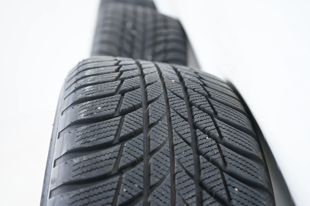 Original Audi Q2 GA Alufelgen Allwetterräder mit neuen Allwetterreifen 215 55 R17