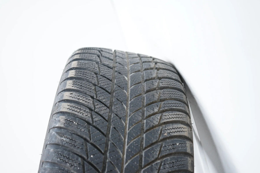 Audi A4 8W B9 Winterräder Winterreifen 225 50 17 Zoll 8W0601025P