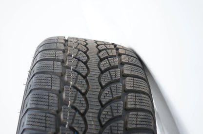 Audi A3 8V zimní pneumatiky zimní kola 205 50 17 palců 8V0601025DK 8 mm