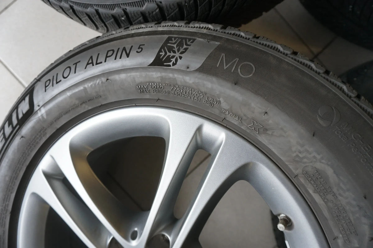 Original Mercedes GLA GLB X247 Alufelgen Winterräder Winterreifen 215 65 R17 6mm Vue détaillée 4