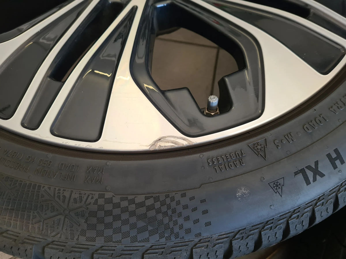 Original Mercedes E-Klasse W214 Alufelgen Winterräder Winterreifen 245 45 R19 Vue détaillée 12