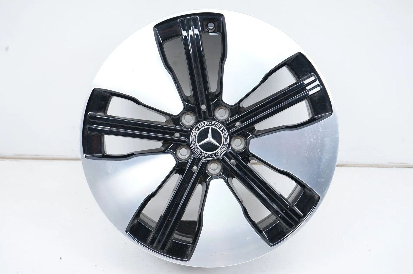 1 x Jante alliage Mercedes EQA EQB H243 X243 18 pouces A2434011300