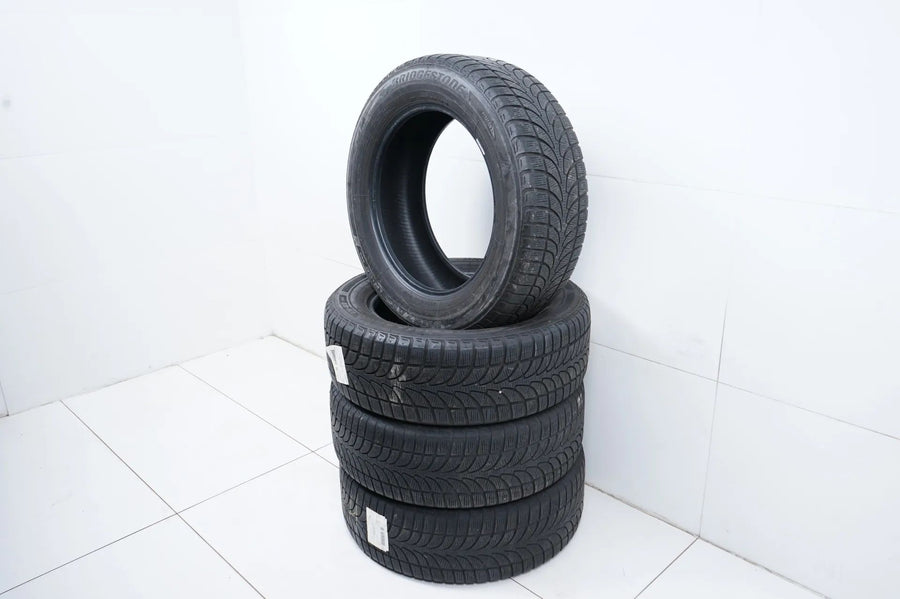 4x pneumatici invernali Bridgestone 235 60 18 pollici DOT19/18 MO circa 4mm