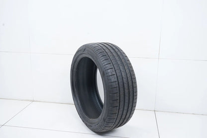 1 x Sommerreifen Pirelli P Zero 225 45 18 Zoll DOT17 ca.7mm