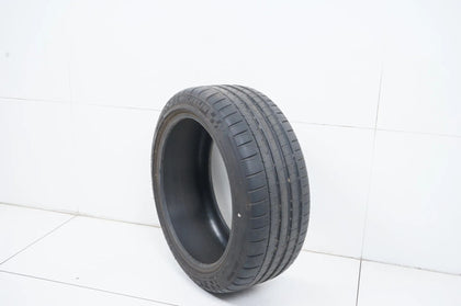 1 pneu été Michelin 225/45/18 DOT17 (environ 7 mm) BMW*
