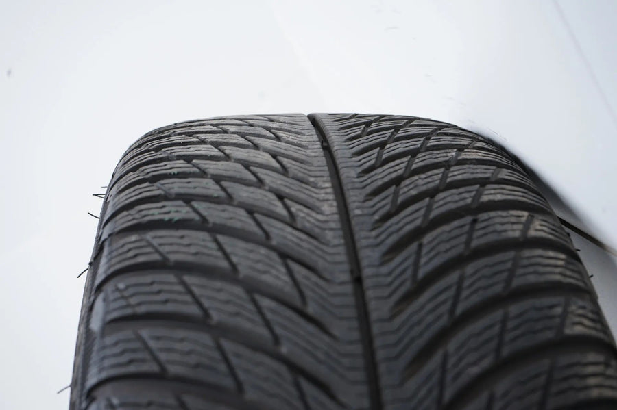Roues et pneus hiver Mercedes CLA35 C118, dimensions 235/40/18 pouces
