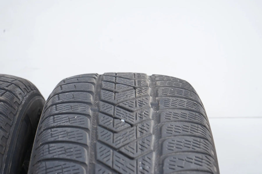 2x Winterreifen Pirelli 235 65 17 Zoll DOT20 MO ca.3 mm
