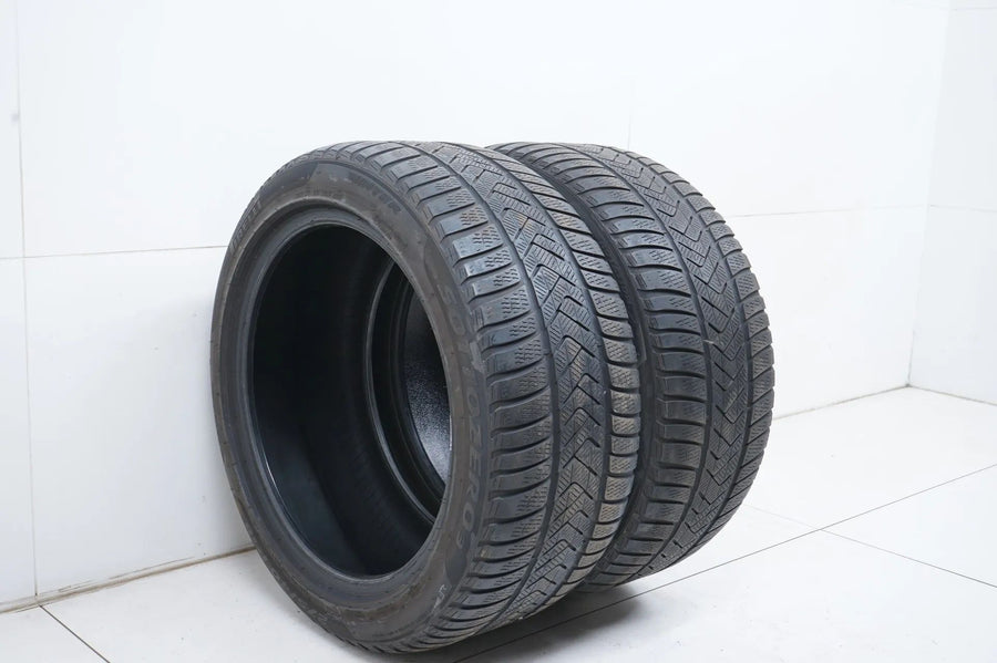 2x Winterreifen 275 40 18 Zoll Pirelli ca.4 mm DOT20/19 MO