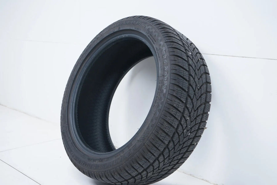 1x Winter tire 225 45 17 inch Pirelli DOT23 approx. 7 mm BMW* RFT