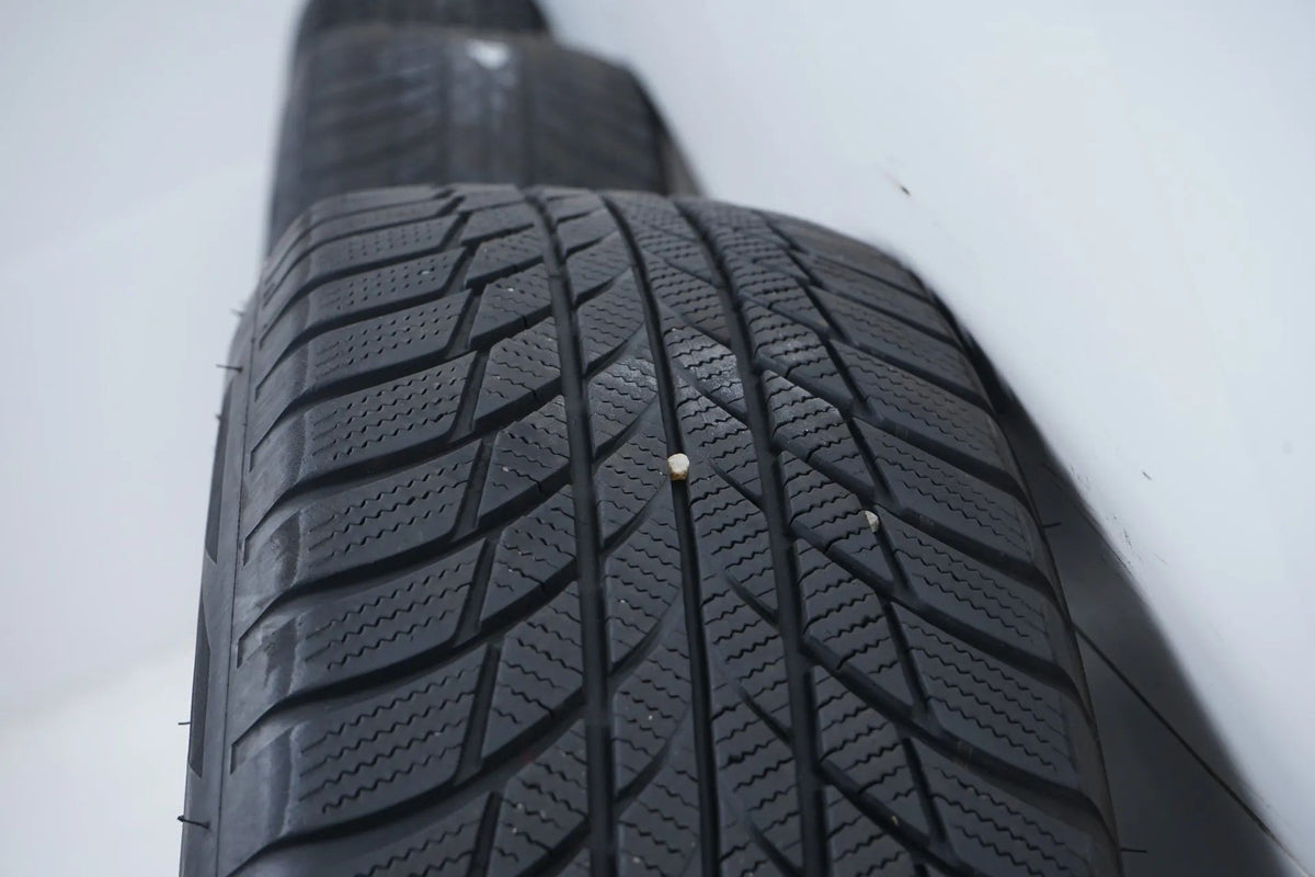 Audi Q3 83A F3 winter tires/wheels 215/65/17 inch Detailansicht 10