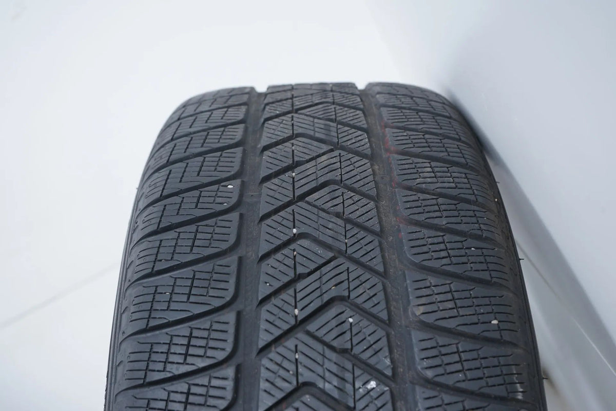 Land Rover Range Velar winter tires/wheels 255/55/19 inch Detailansicht 9